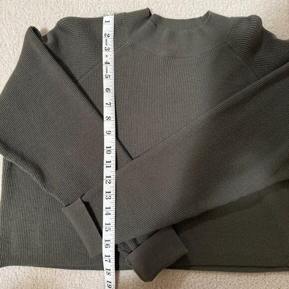 LA Hearts cropped, boxy, mockneck sweater in olive green in size L - Picture 3 of 6